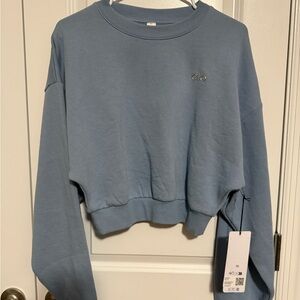 ALO Yoga Women's Dusty Blue Cropped Hoodie
100% Authentic